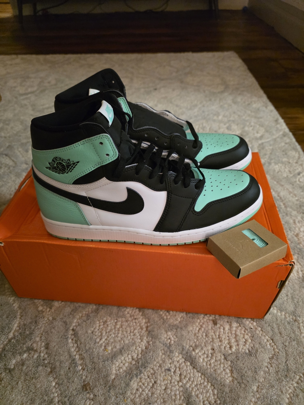 Nike Air Jordan 1 Retro High OG Green Glow Black White Size 12 Men’s NEW IN BOX